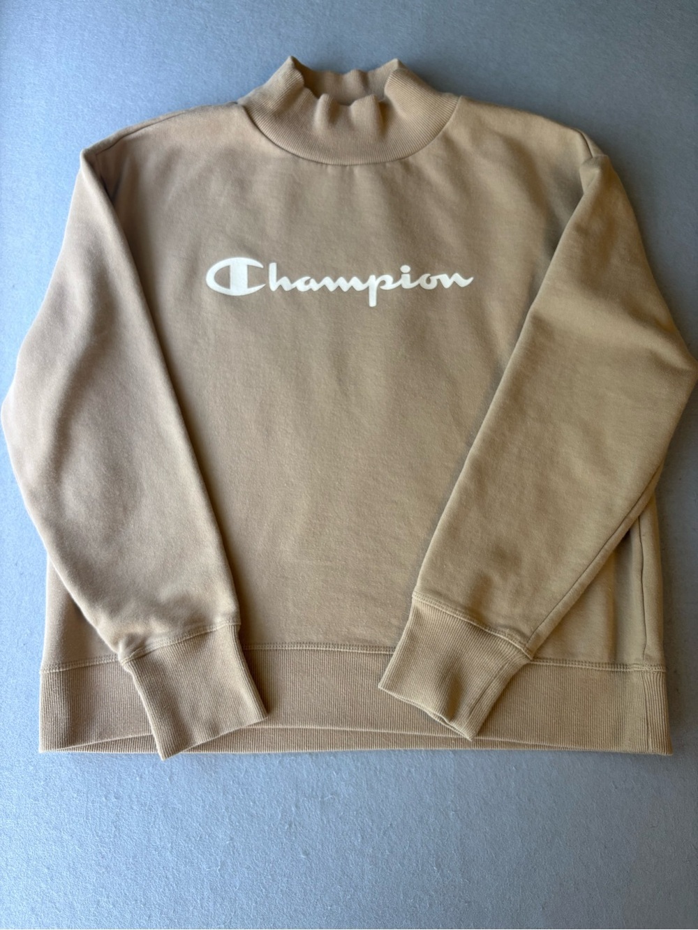 Champion Women’s Tan Logo Mock-Neck Sweatshirt Sz L Chic Streetwear Athleisure
